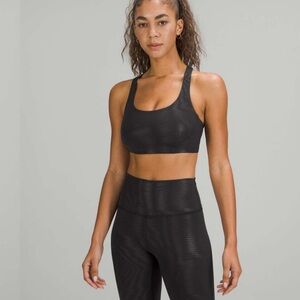 Lululemon Wunder Train Bra Foil
*Medium Support, C/D Cup
Shapeshifter Foil Black